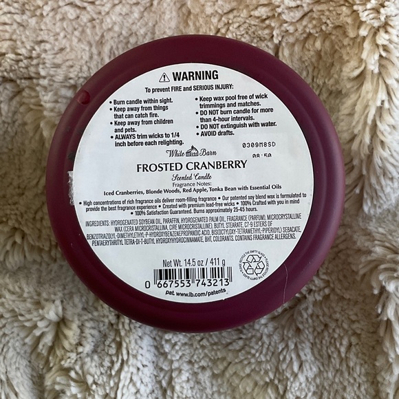 White Barn Frosted Cranberry 3 Wick Candle NWT - Picture 3 of 3